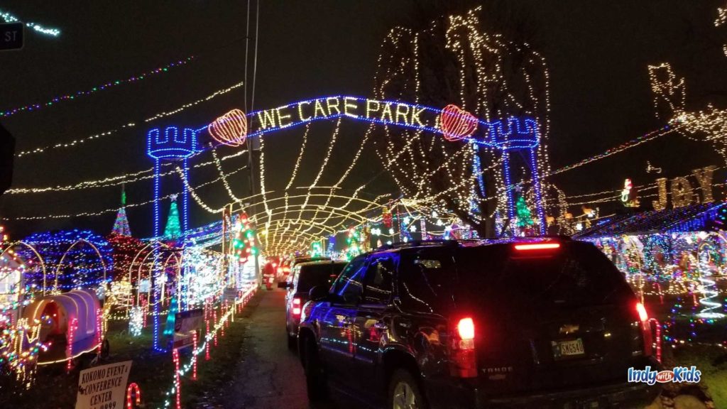 We've found all the best drive through Christmas lights Indianapolis and Central Indiana have to offer.