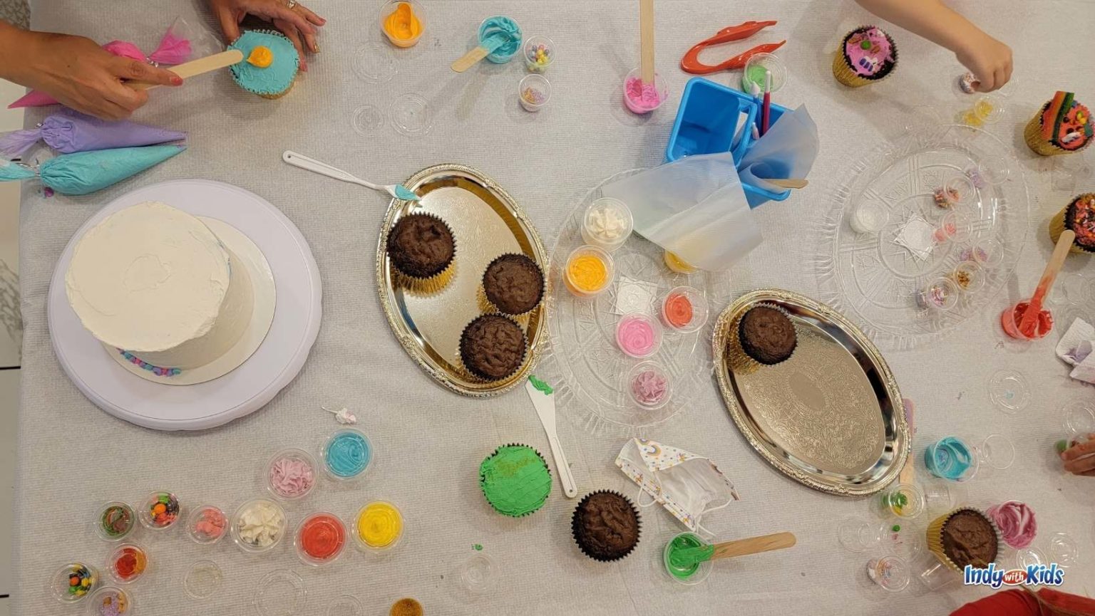 Cake Kreations Treat Your Kids at This Adorable DIY Cupcake Decorating Studio