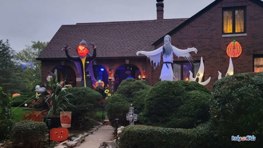 Indian Orchard house decorated for Halloween