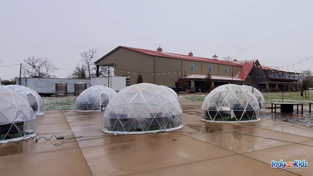 Igloo rentals at Daniel's Vineyard are perfect for family time, date night, or an evening with friends.