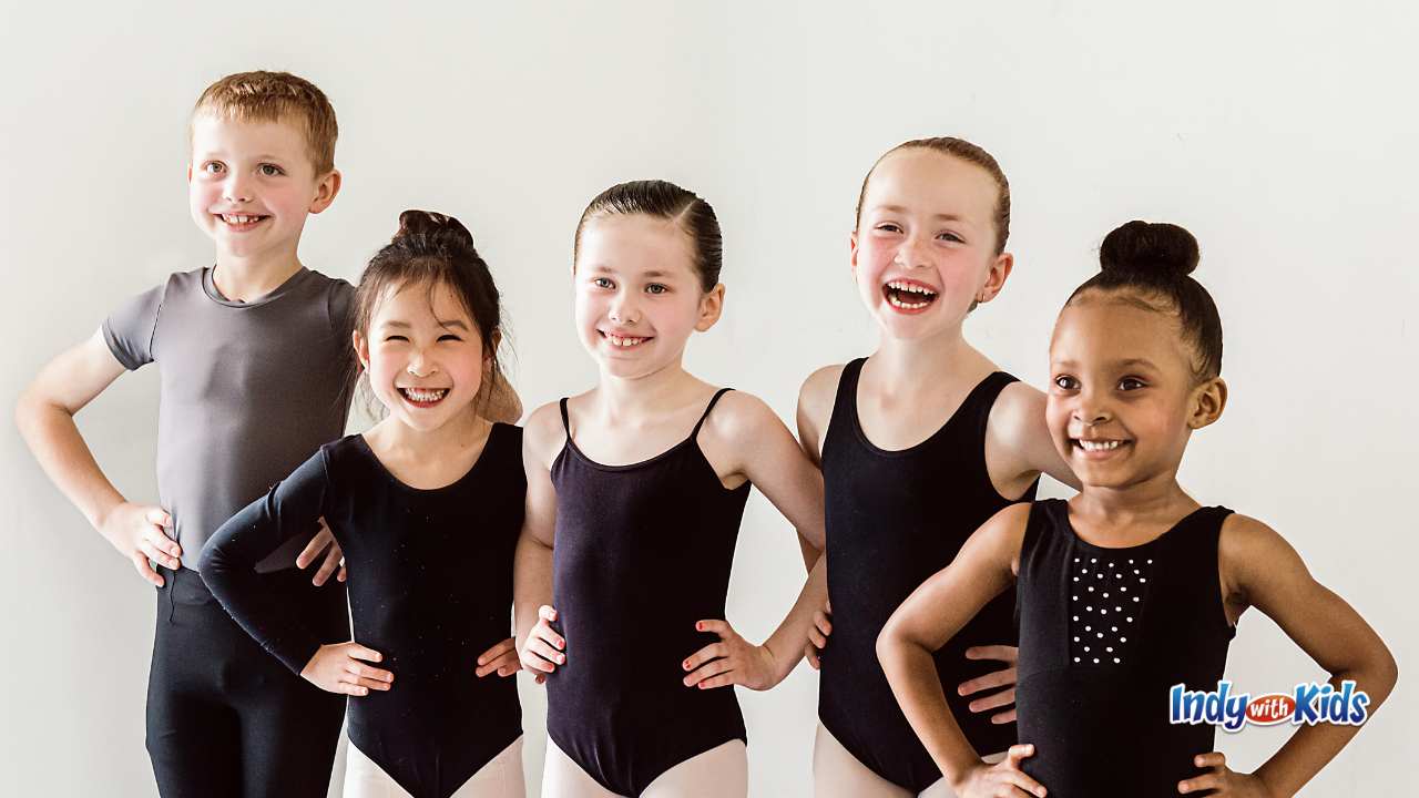 En Pointe dancers ready to perform